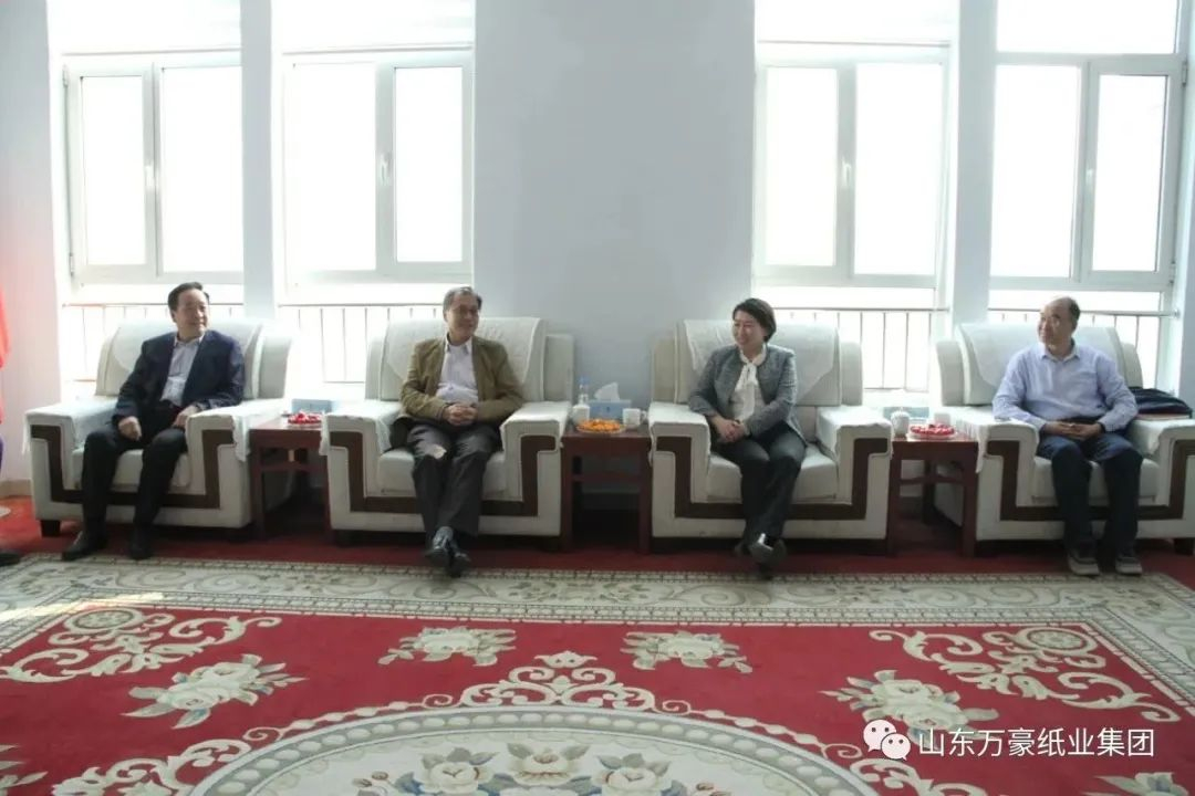 山东尊龙凯时纸业集团聘著名造纸专家肖惠宁为首席专家